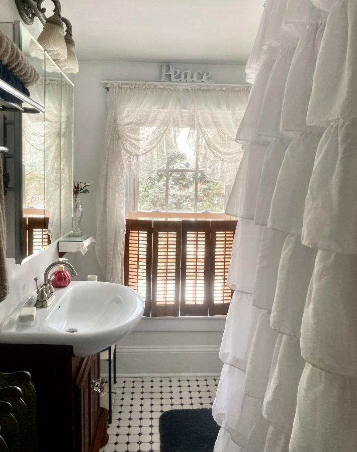 The Bella Ella Bed And Breakfast Кенъндейгуа Екстериор снимка